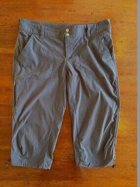 Columbia Capri-length All Season Pant - size 10